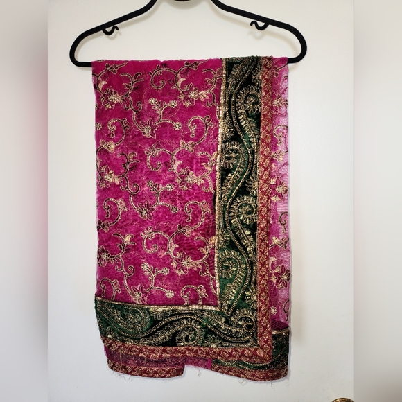 Indian Saree - Picture 1 of 6